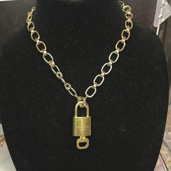 Louis Vuitton Lock & Key Set #446 w/ an 18” Gold-Tone Chunky Chain Necklace - Picture 2 of 6